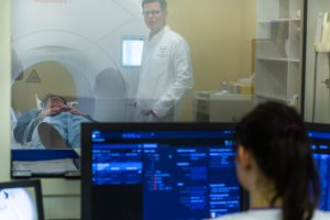 Mehr über den Artikel erfahren Hochmoderner 1,5 Tesla Kernspintomograph im Einsatz