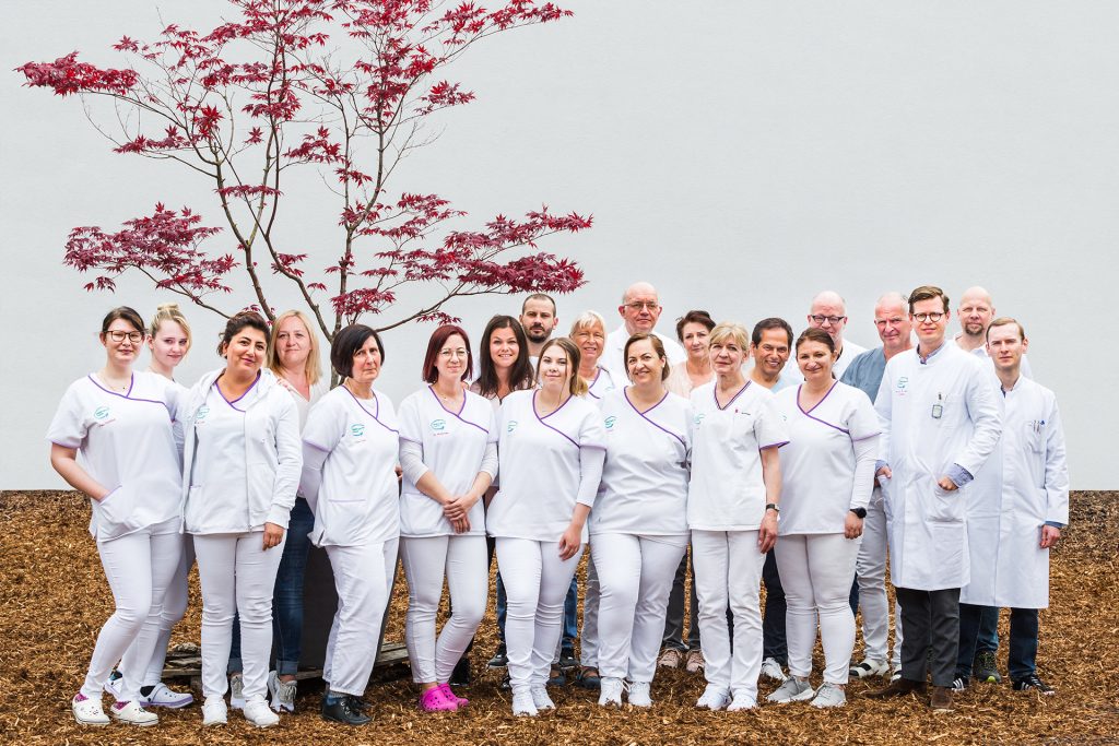 Gruppenfoto der Ärzte und MTRAs der Radiologie im Forum Wesel
